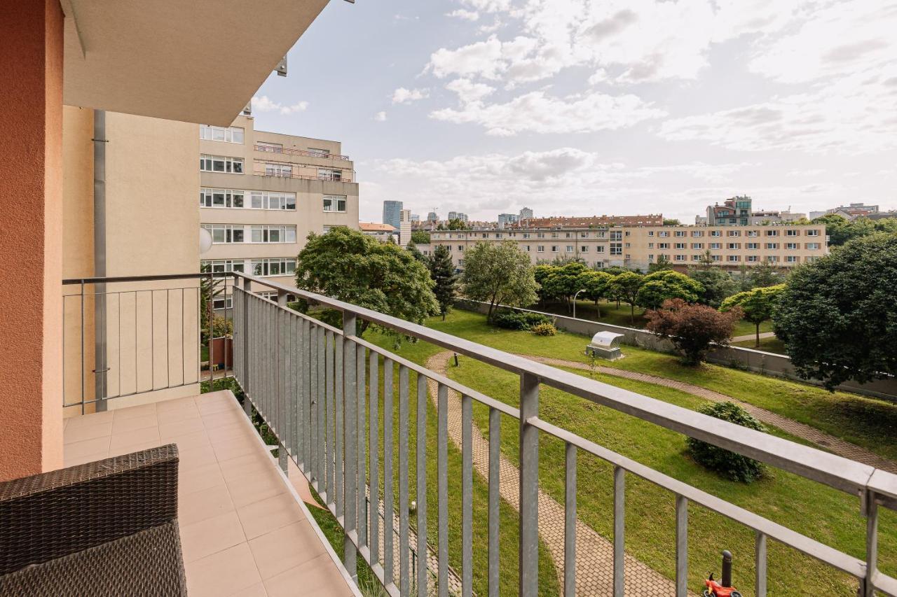 Apartment Family Bratislava Parking Slot Included! Exterior photo