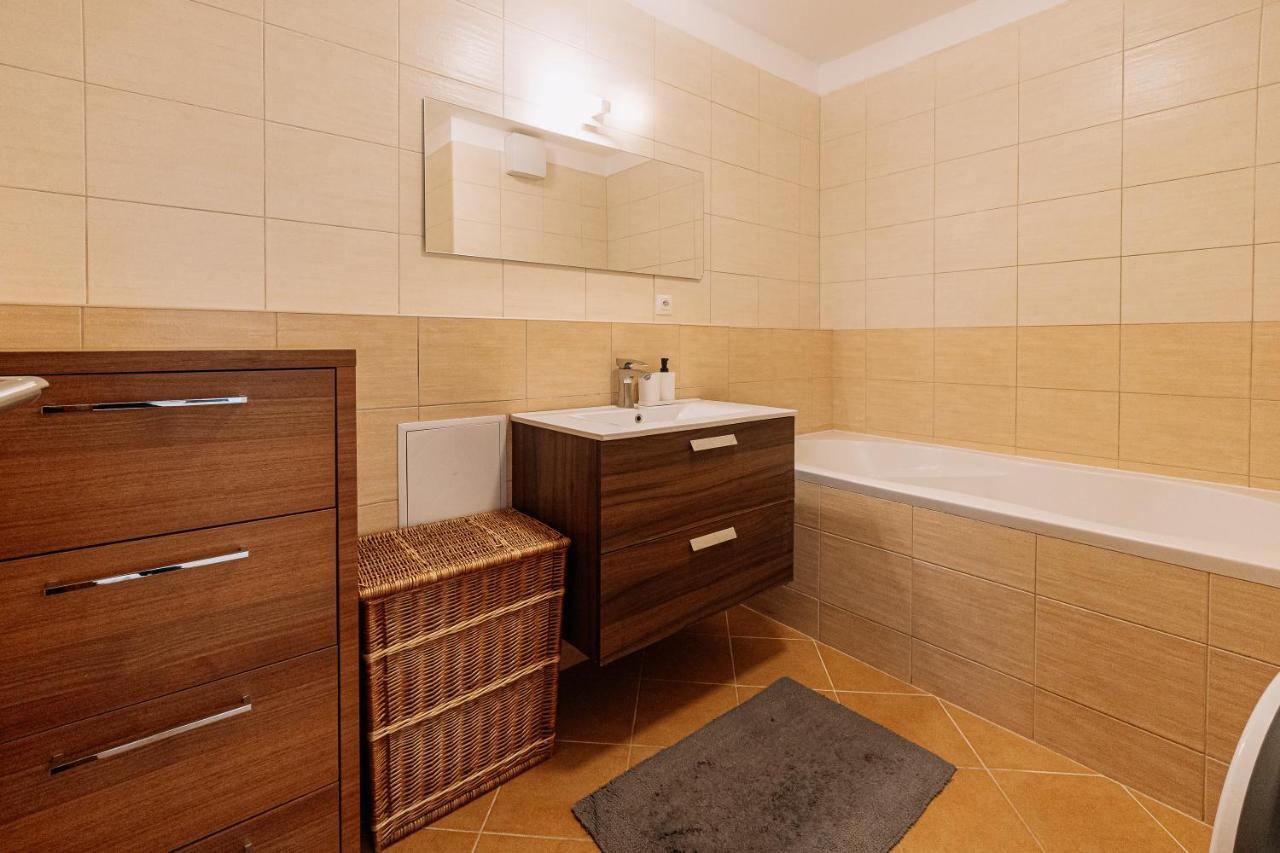Apartment Family Bratislava Parking Slot Included! Exterior photo